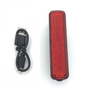 Габаритный велосипедный фонарь Briviga EBL-3444 красный, 60 люмен. Светодиоды типа COB. Емкость и тип аккумулятора: 750 мАч, Li-Pol. Пластиковый корпус.